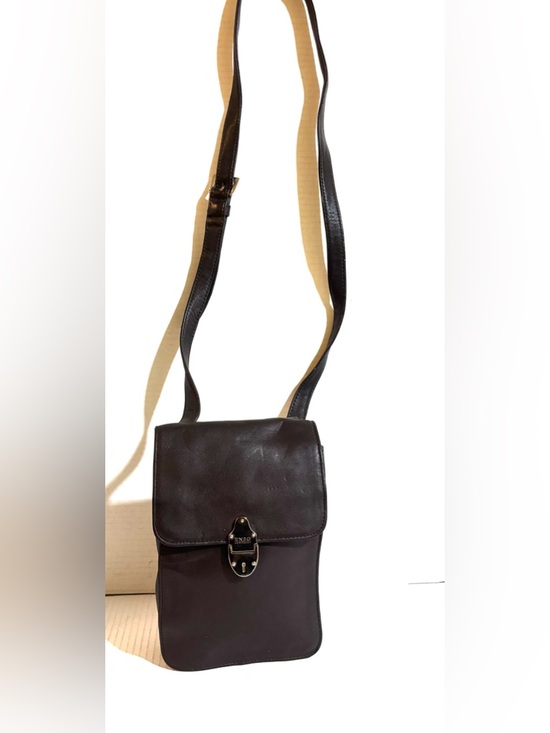 Enzo Angiolini Handbags - Enzo Angiolini vintage unisex Black Leather Crossbody with Front Lock